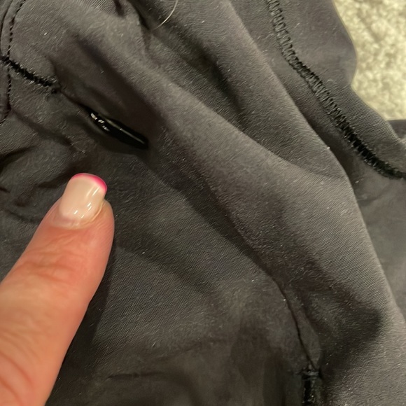 Lululemon Womens running shorts size 6 - Picture 5 of 5